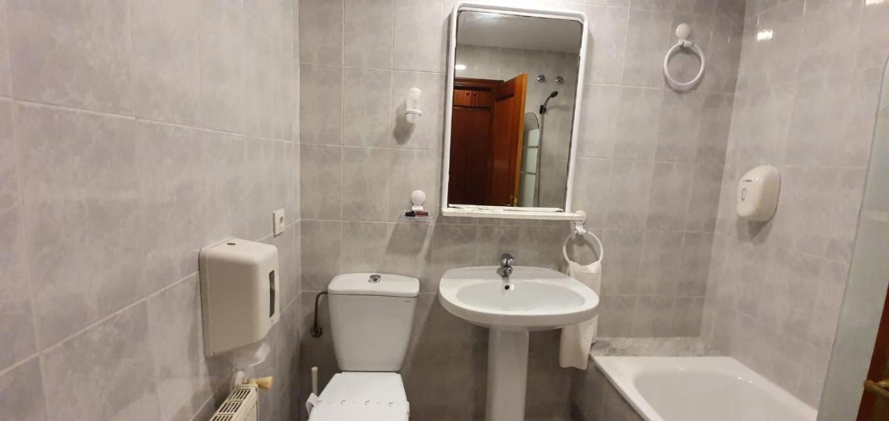 Hotel La Quinta Куэ Экстерьер фото