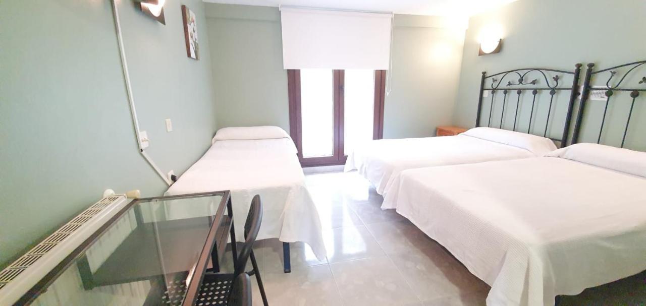 Hotel La Quinta Куэ Экстерьер фото