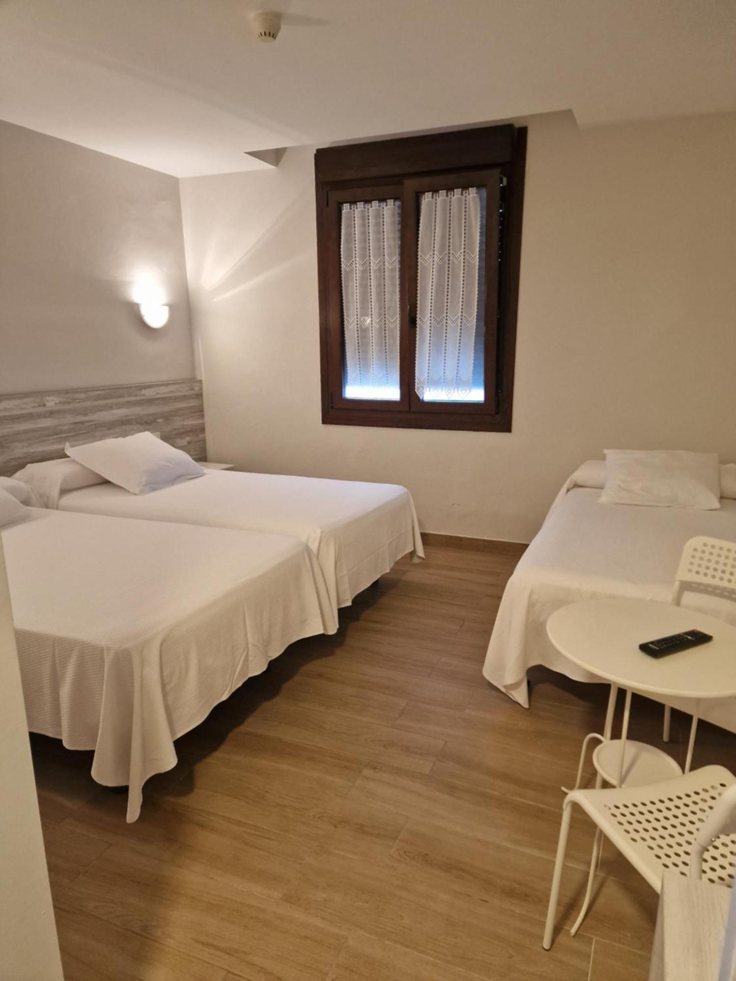 Hotel La Quinta Куэ Экстерьер фото