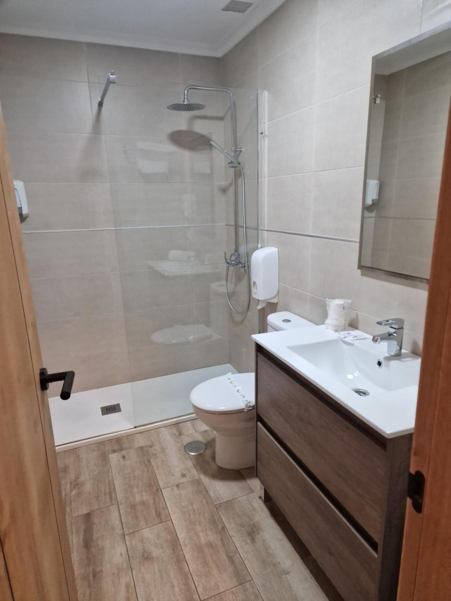 Hotel La Quinta Куэ Экстерьер фото